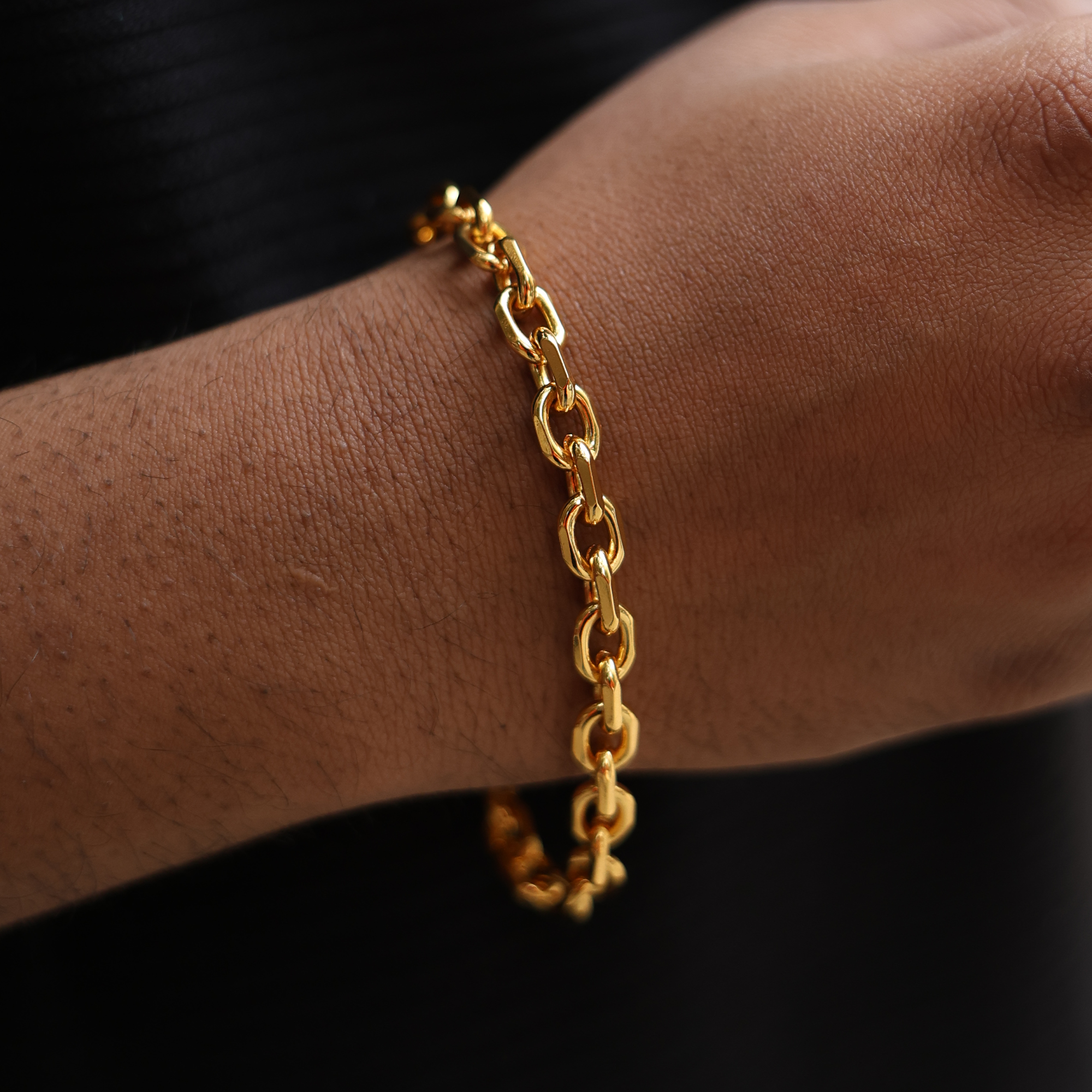 Oval Anchor Bracelet (18K Gold Plating) - 7 MM