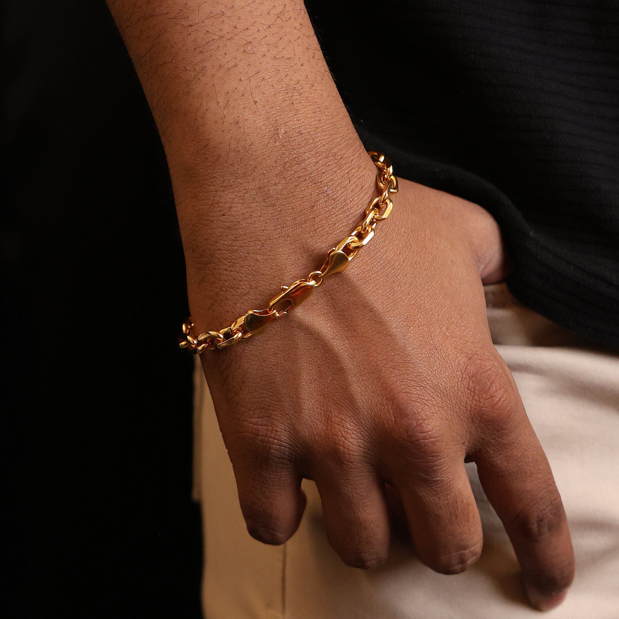 Oval Anchor Bracelet (18K Gold Plating) - 7 MM