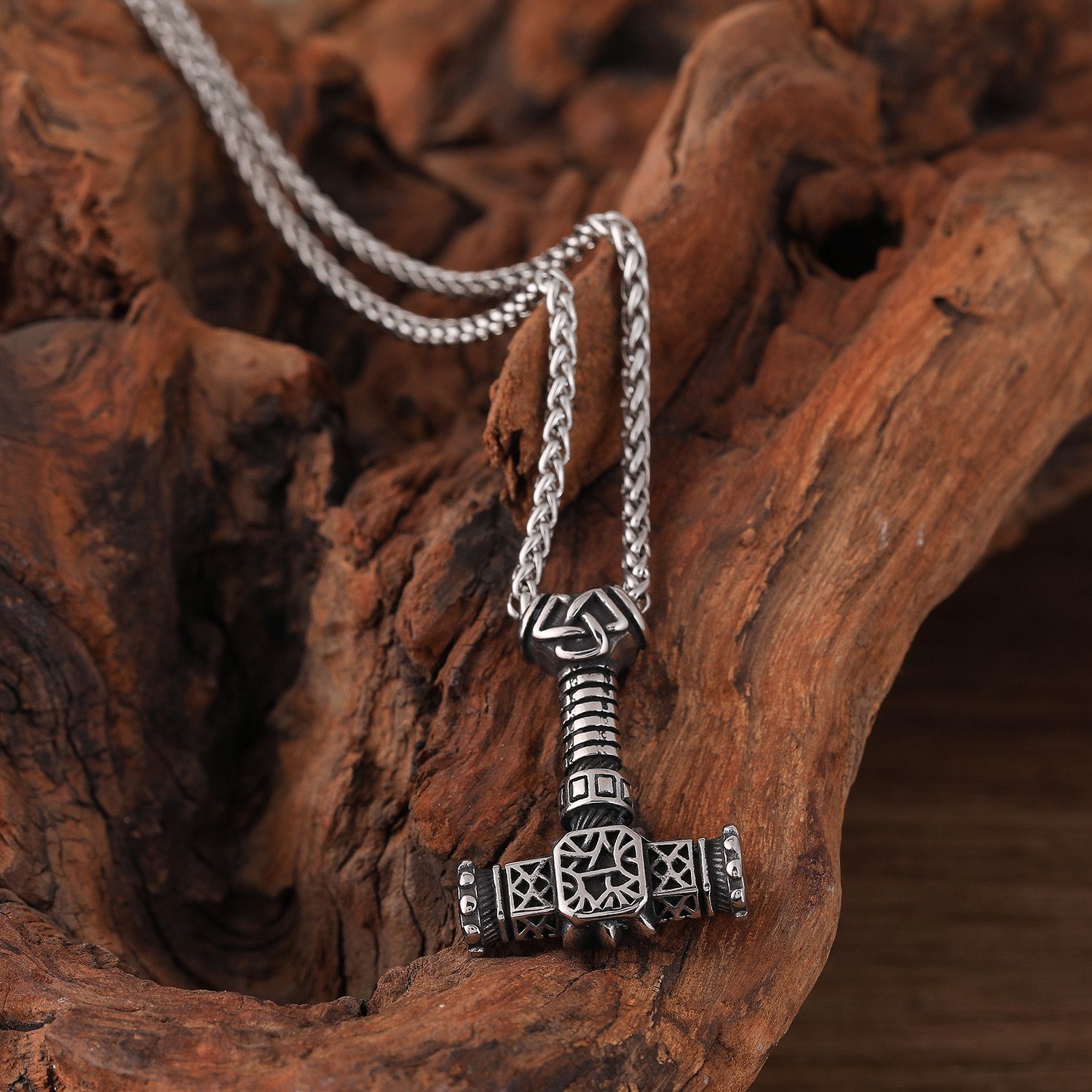 Titan Hammer (Pendant + Chain)