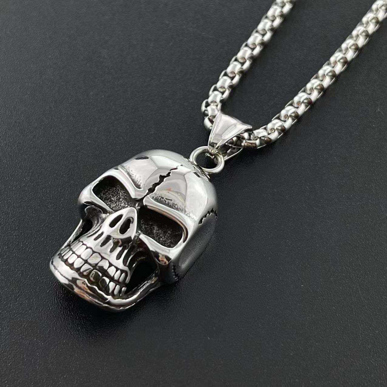 Bone King (Pendant + Chain)