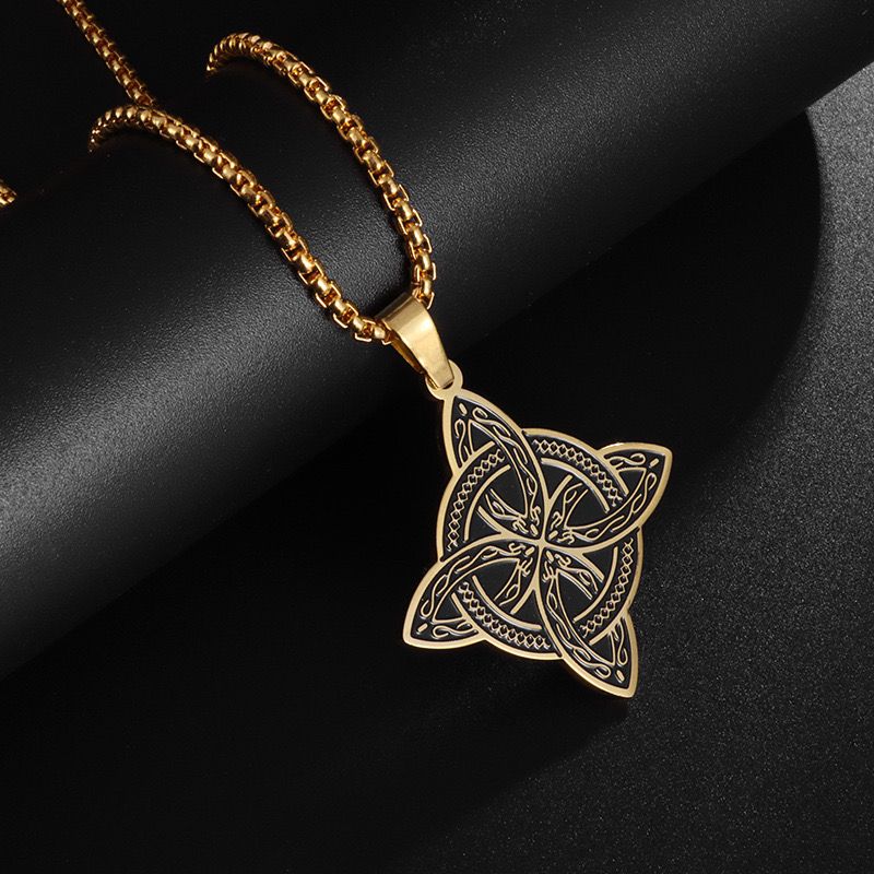 Celtic Circle (Pendant + Chain)