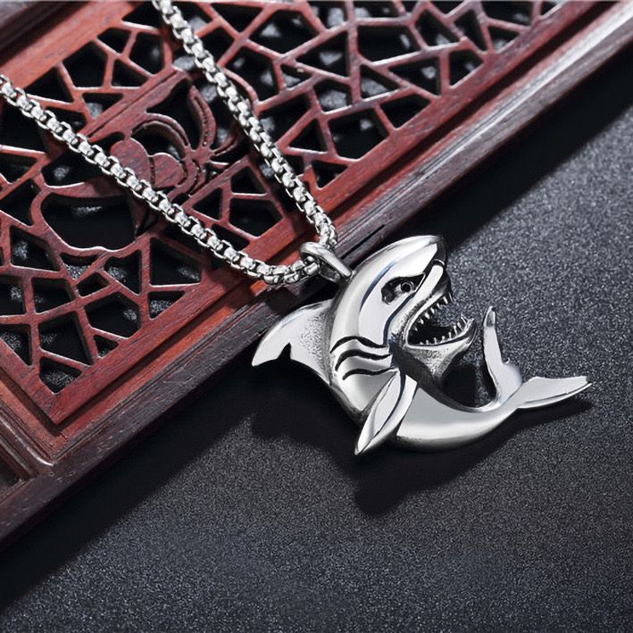 Shark (Pendant + Chain)