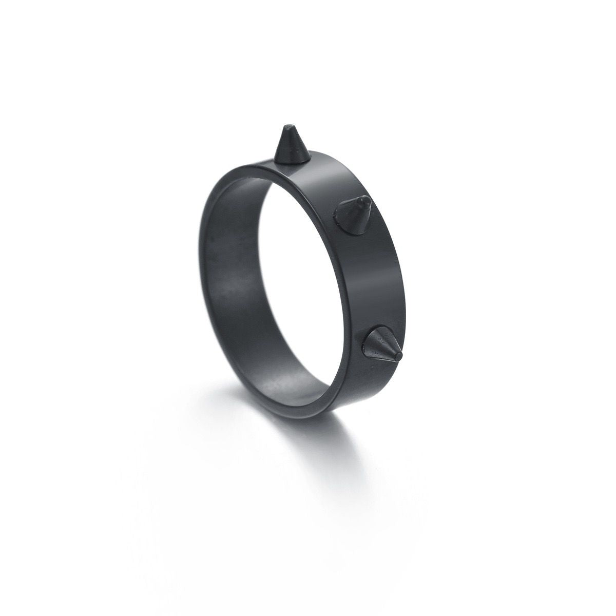 Bold Pointer Ring Band