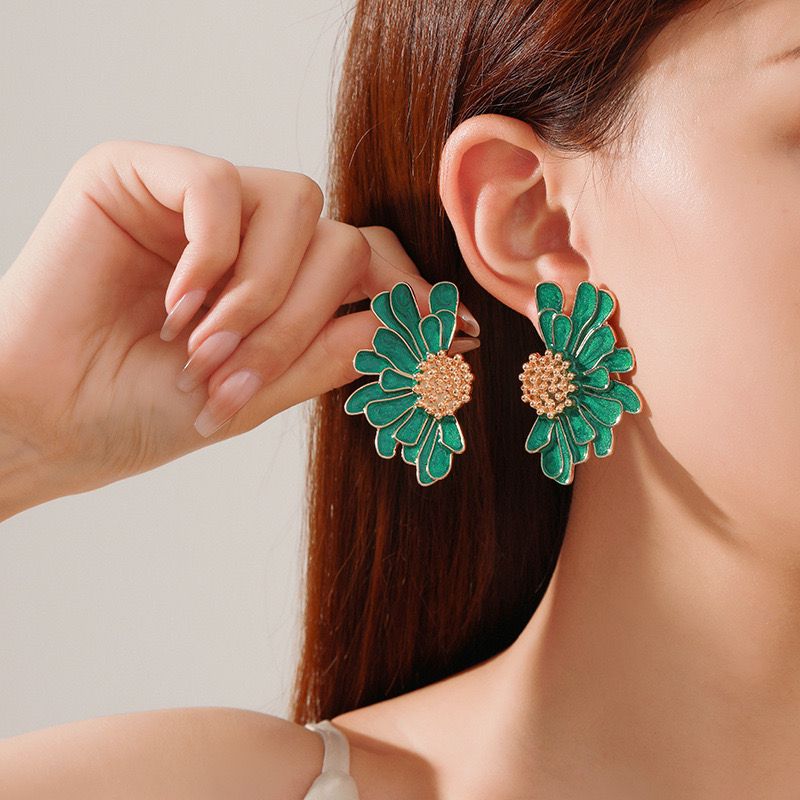 Bloom Arc Earring