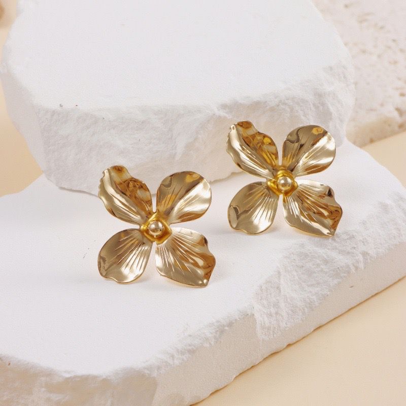 Elegant Flower Earrings