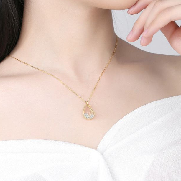 Minimalist Floral Pendant Necklace