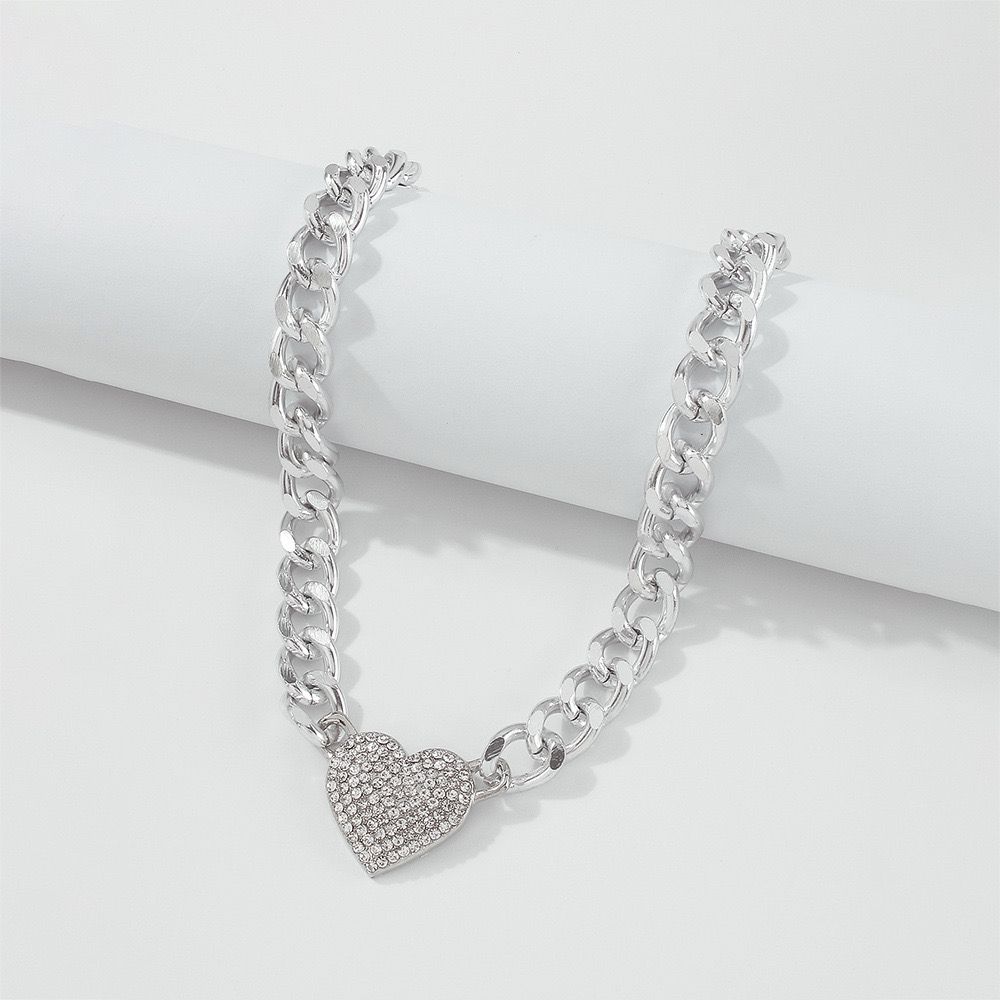 Sparkling silver heart necklace