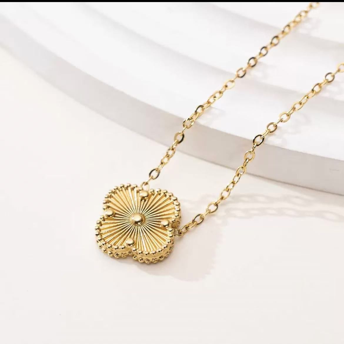 Clover Pendant Necklace