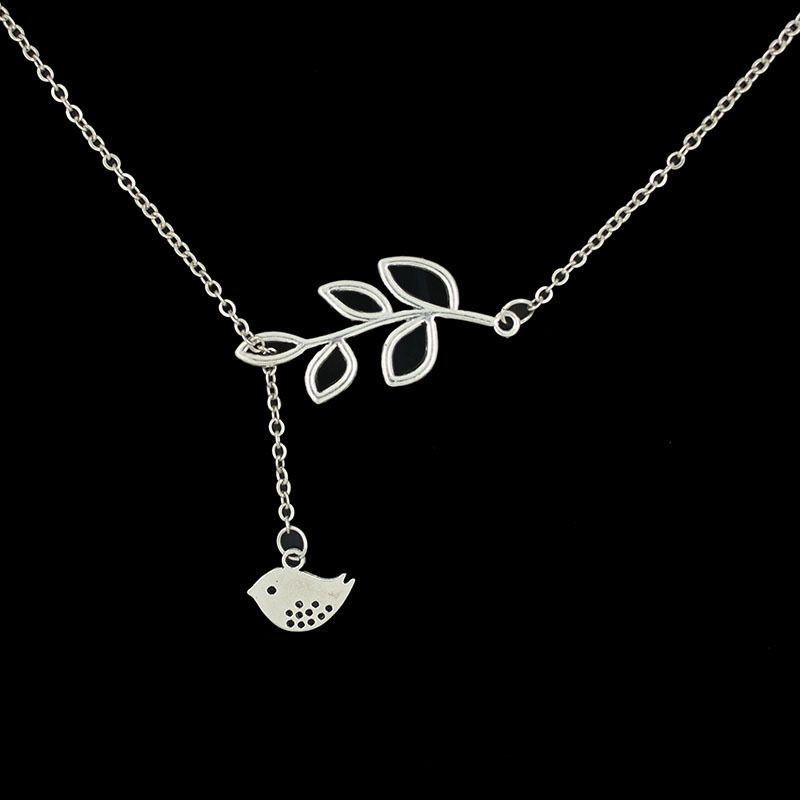 Sleek Pendant Chain Necklace