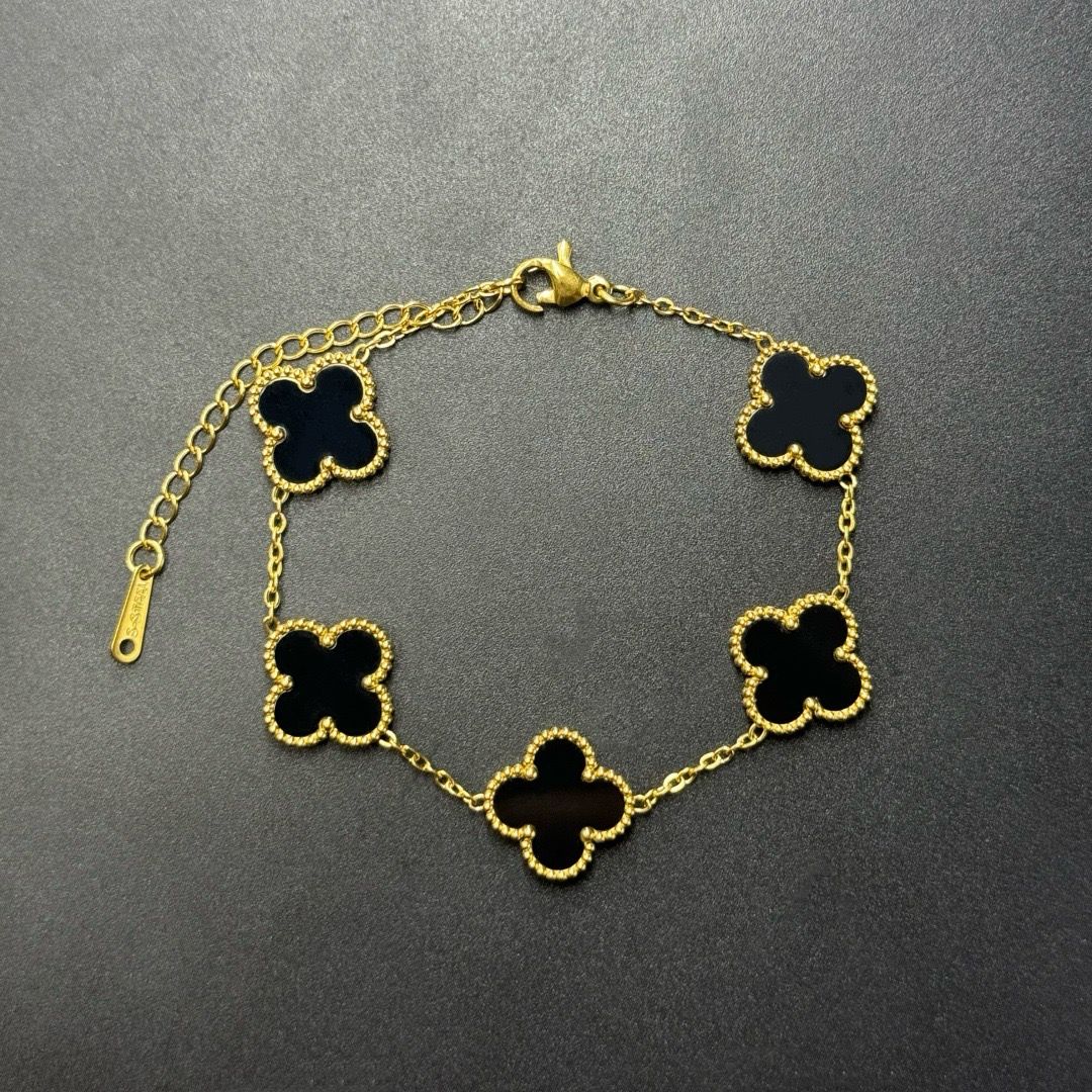 Fortune Clover Charm Bracelet (18K Gold Plating)