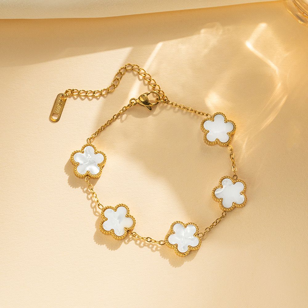 Fortune Clover Charm Bracelet (18K Gold Plating)