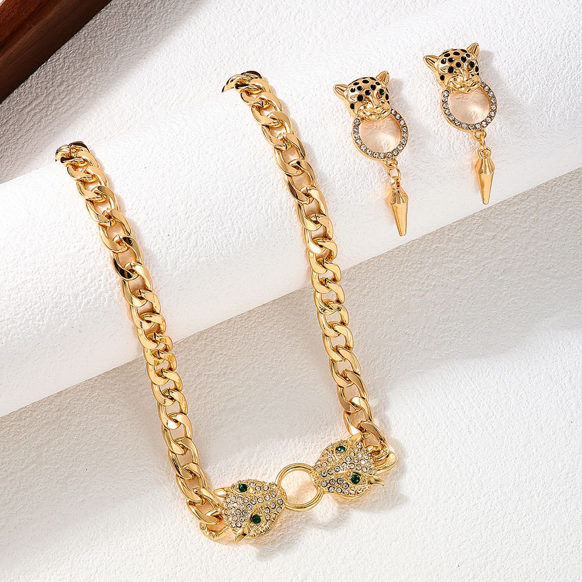 Elegant Leopard Set (Necklace + Earring)