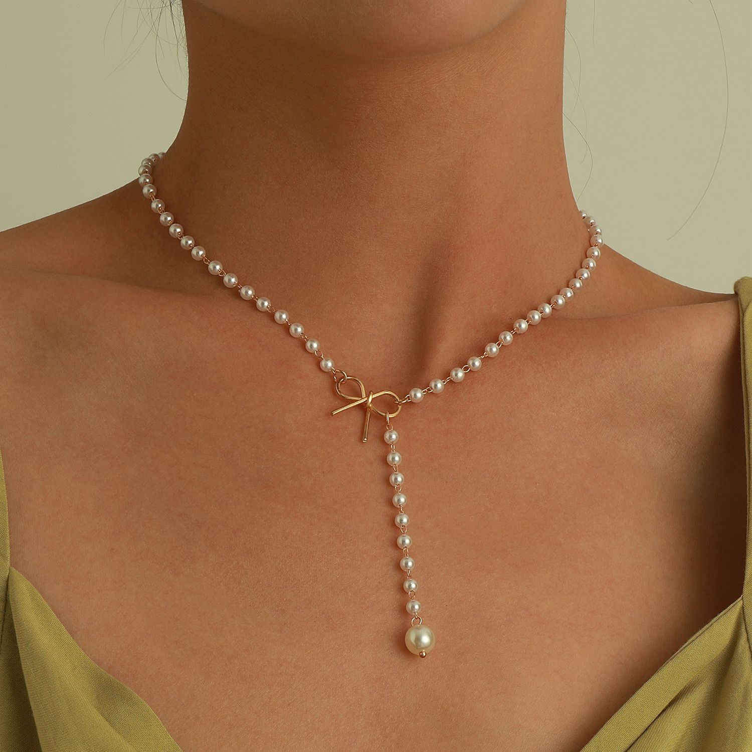 Pearl Bow Necklace