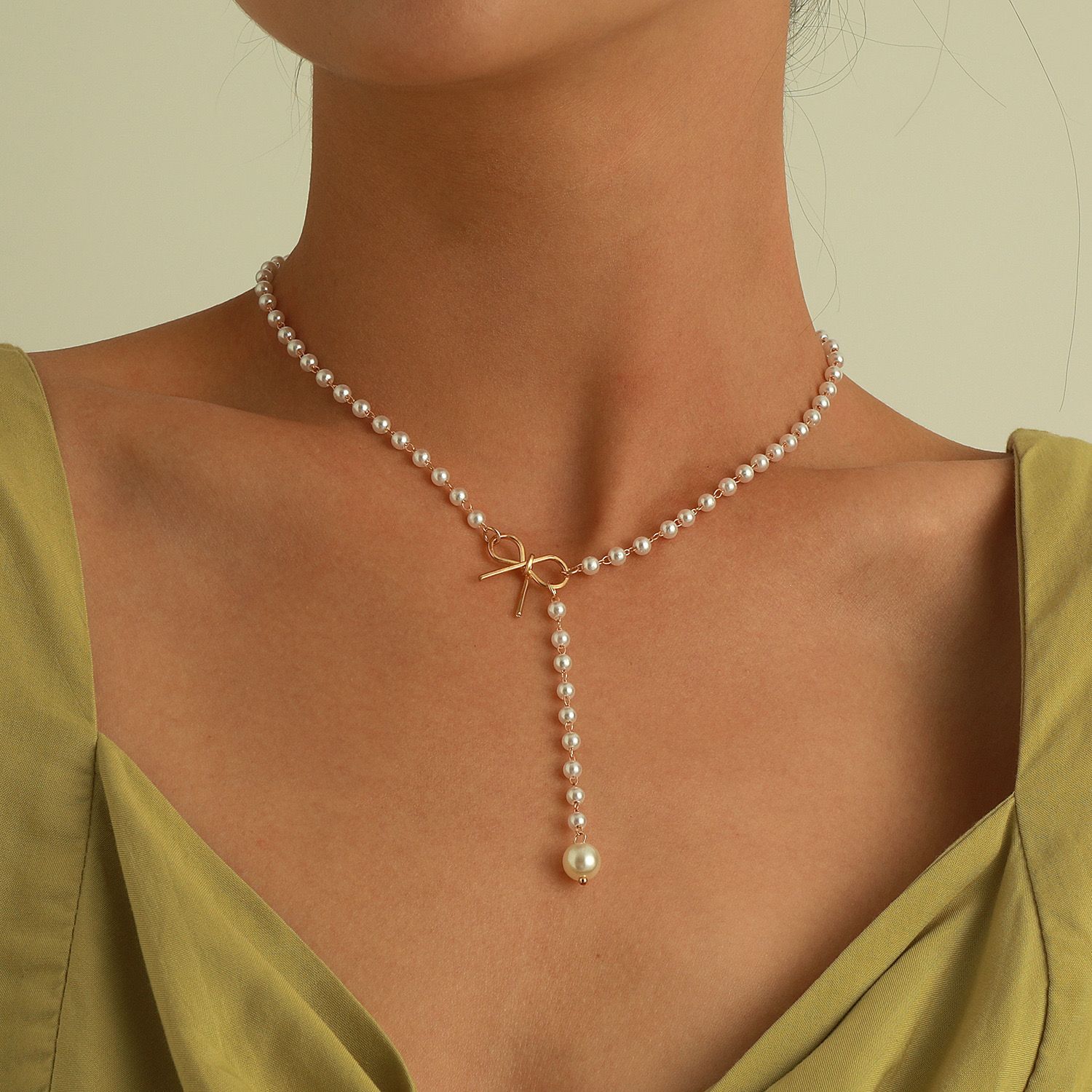 Pearl Bow Necklace