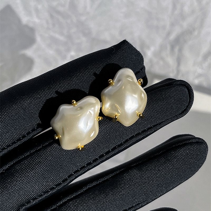 Luxurious Women Earrings