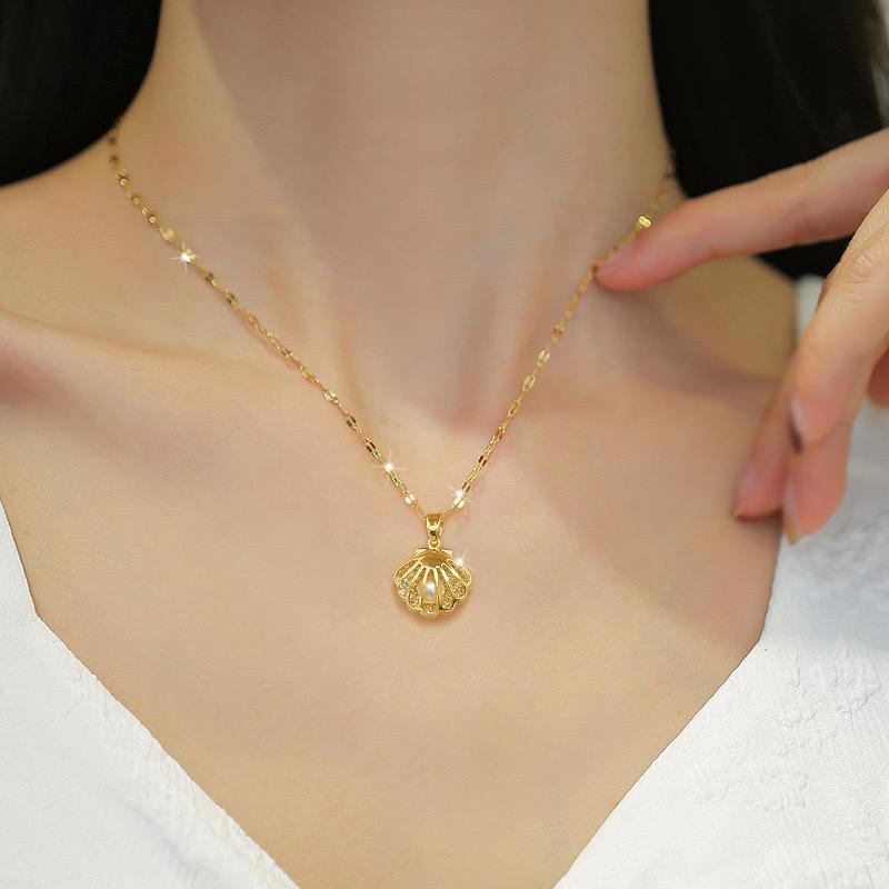 Pearl Shell Pendant Necklace (18K Gold Plating)