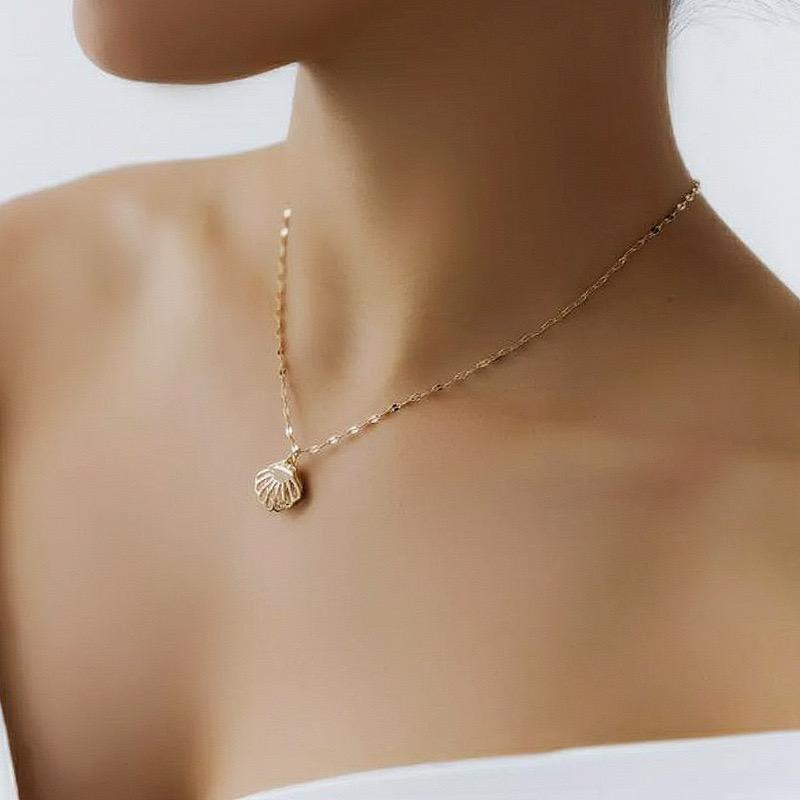 Pearl Shell Pendant Necklace (18K Gold Plating)