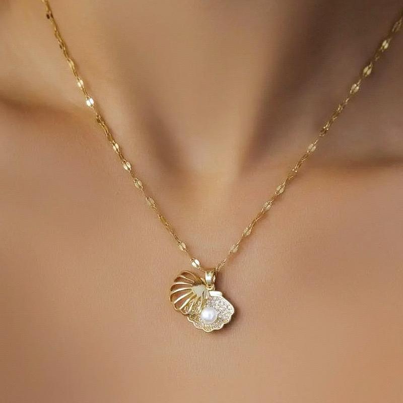 Pearl Shell Pendant Necklace (18K Gold Plating)