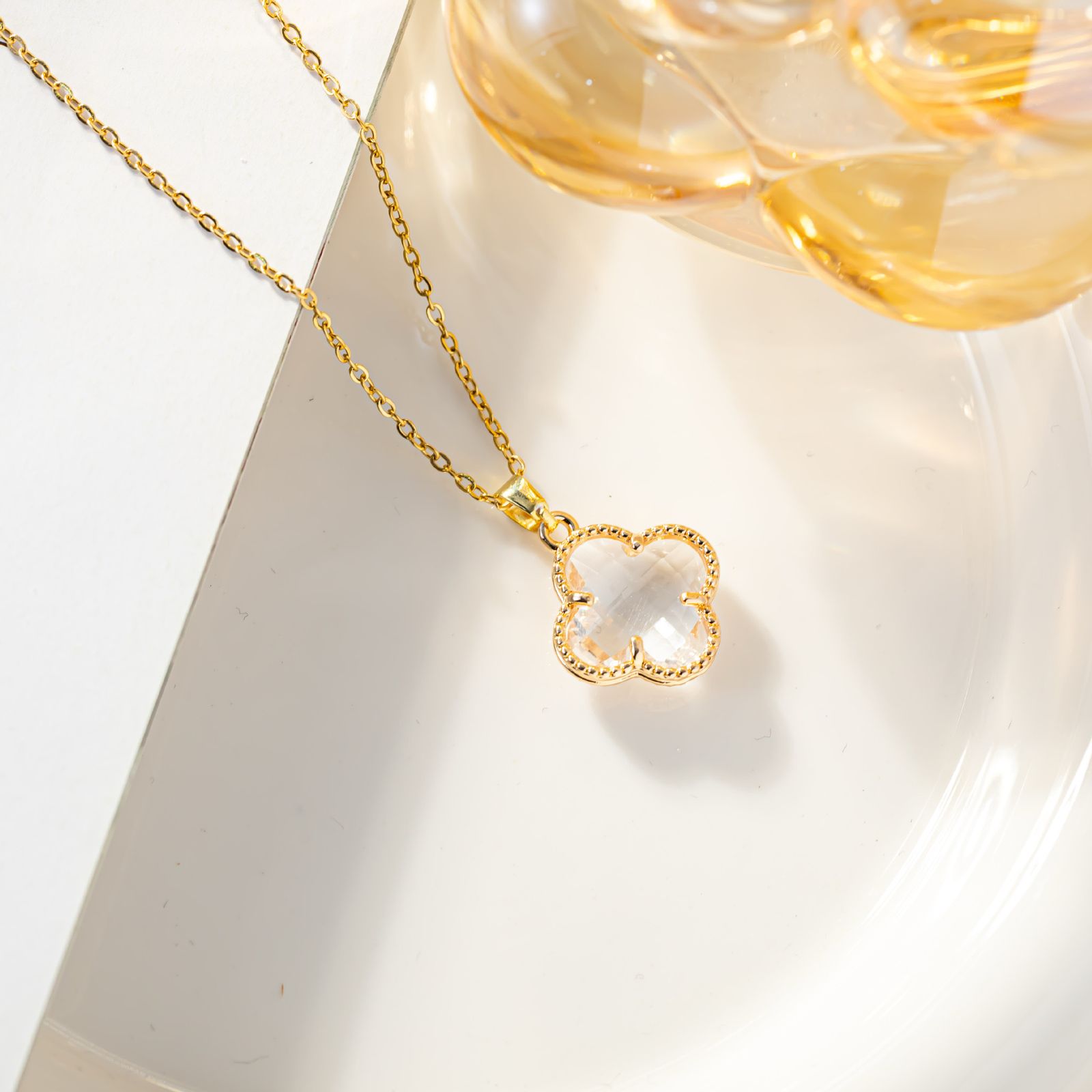 Zircon Clover Pendant Necklace (18K Gold Plated)