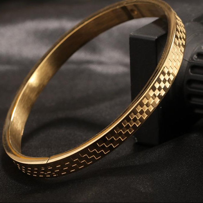 Luxury Men's Kada Bracelet (18K Gold Plated)