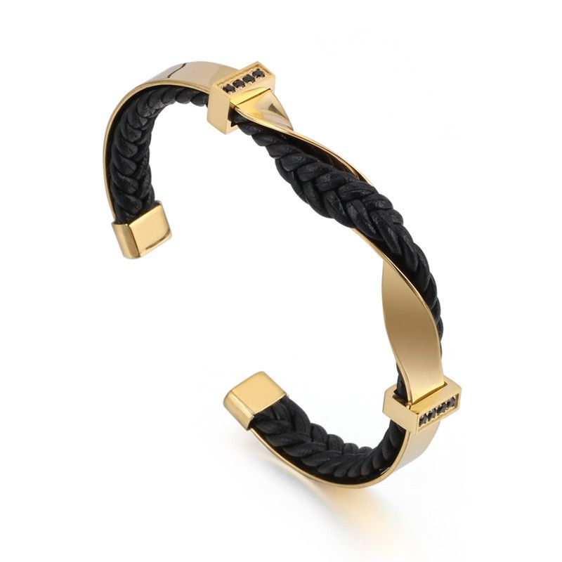 Bold Curved Cuff Bracelet (18K Gold Plated)