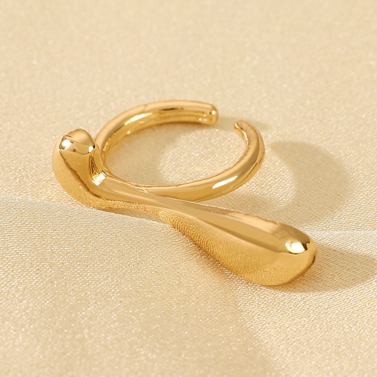 Bold irregular shape fashion ring - 18K Gold Plated