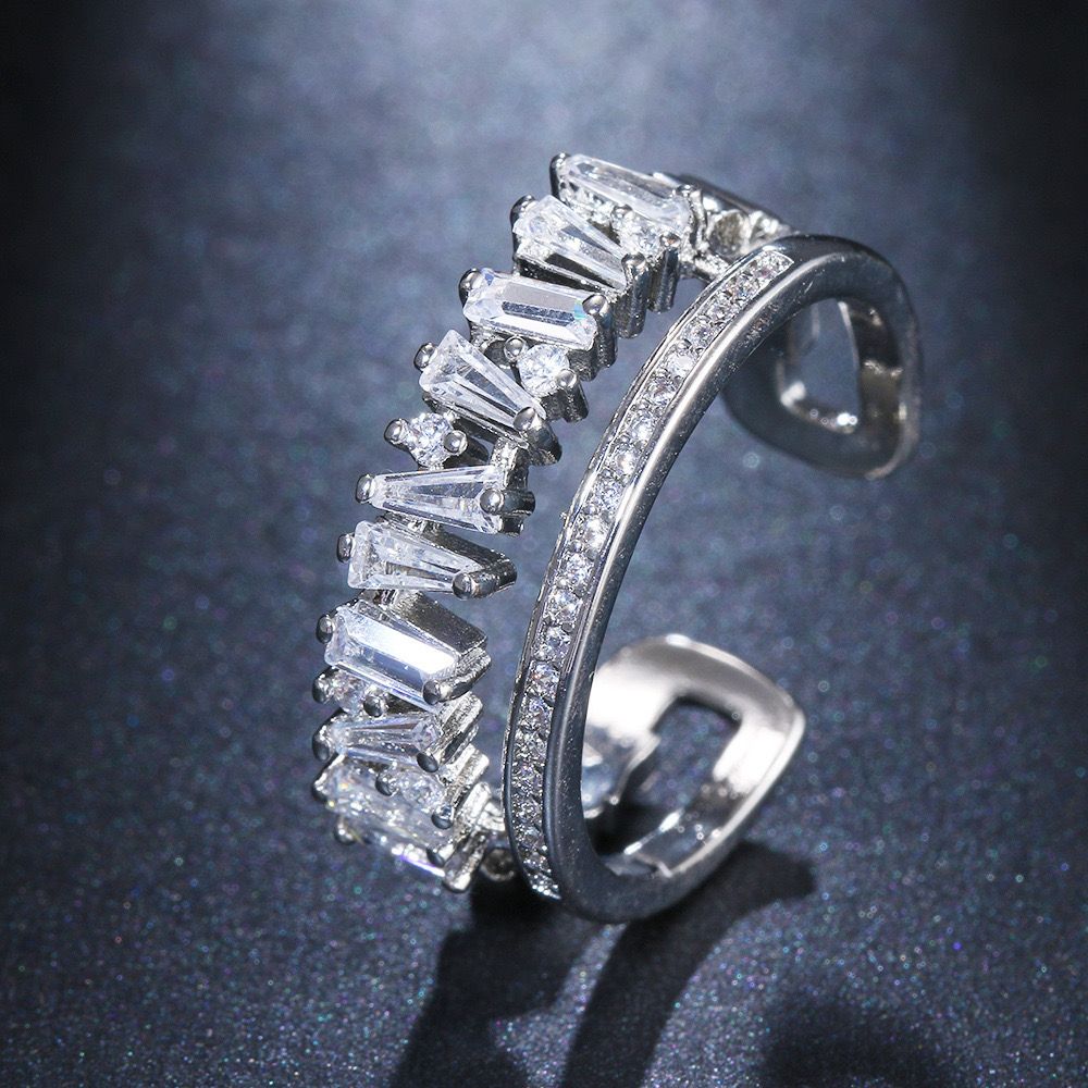 Sparkling diamond ring