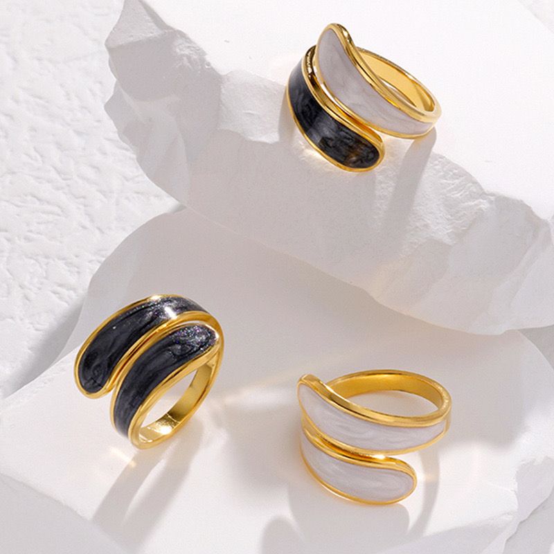 Stylish dual-tone ring