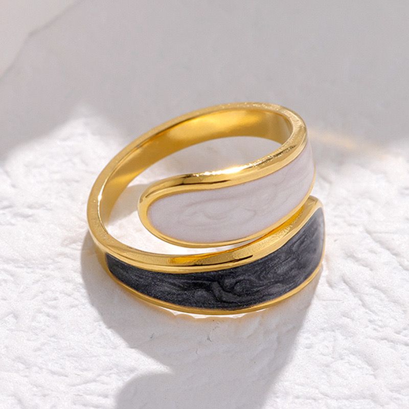 Stylish dual-tone ring