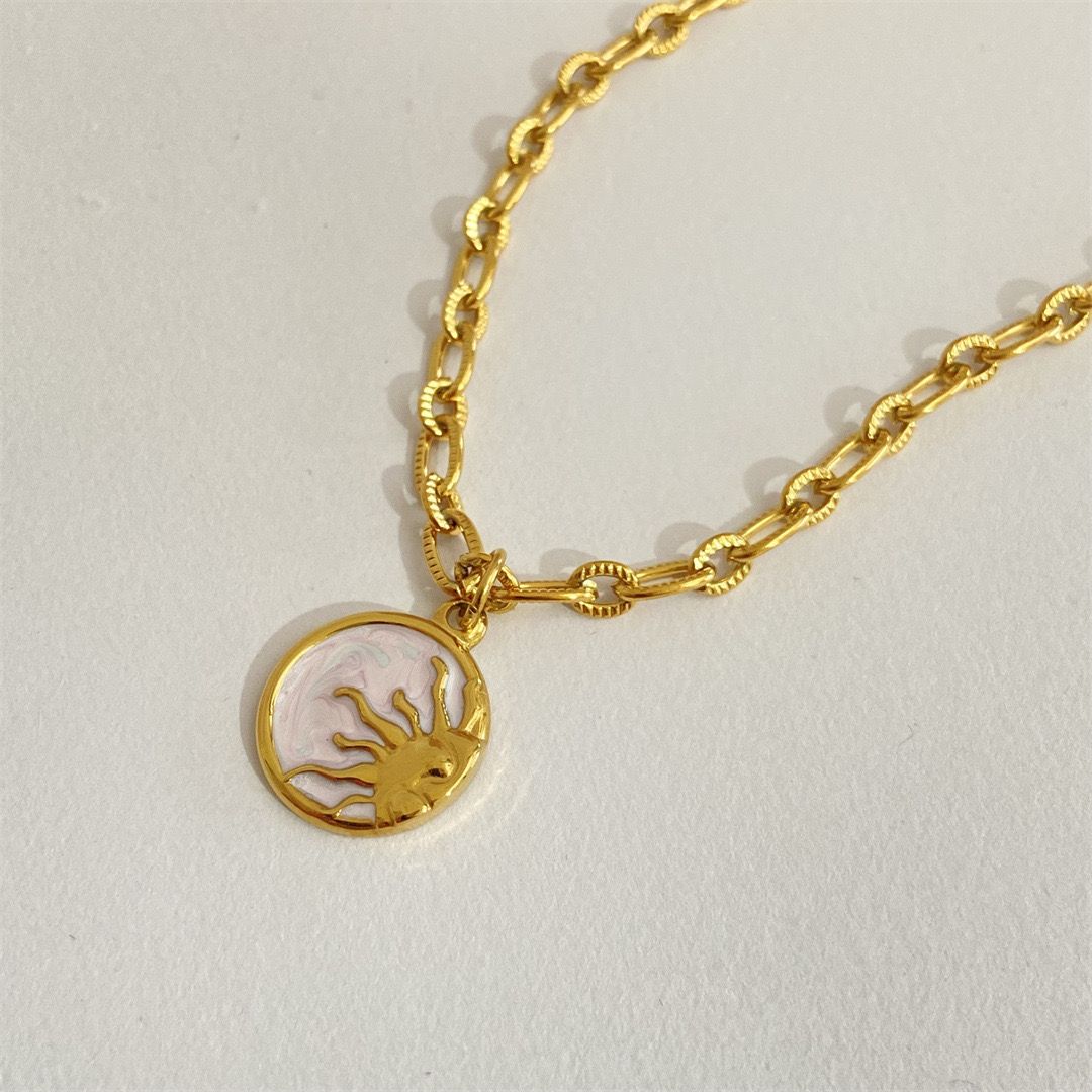 Sun Pendant Necklace (18k Gold Plated)