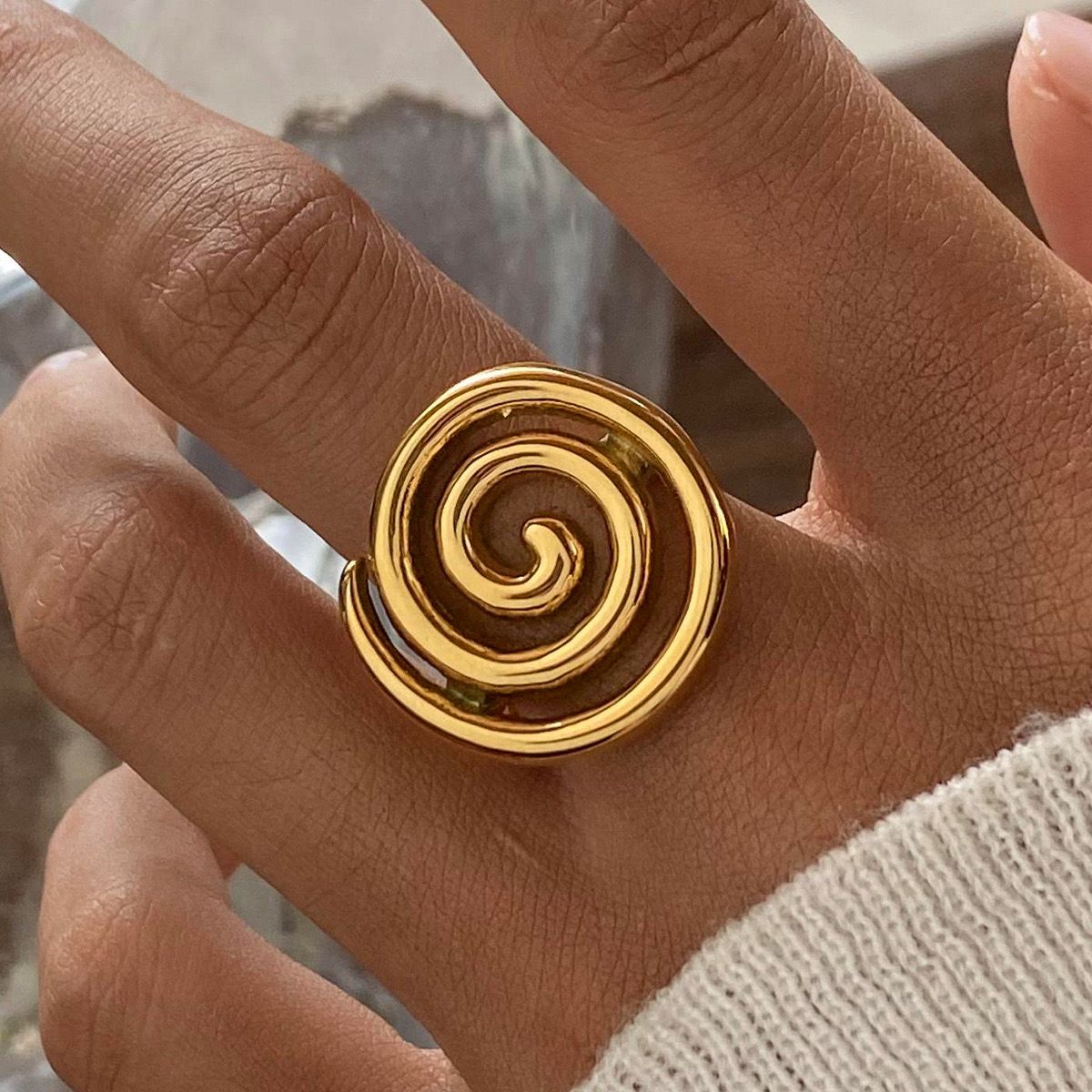 Spiral Twist Ring (18K Gold Plating)