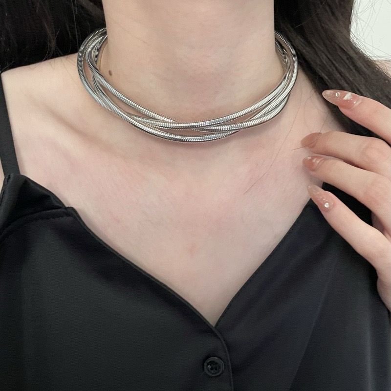 Wired Metallic Choker Necklace