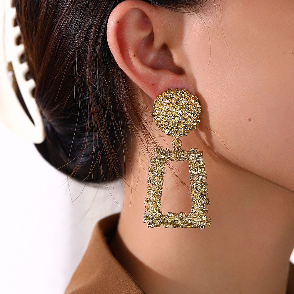 Frame Shape Bold Earring