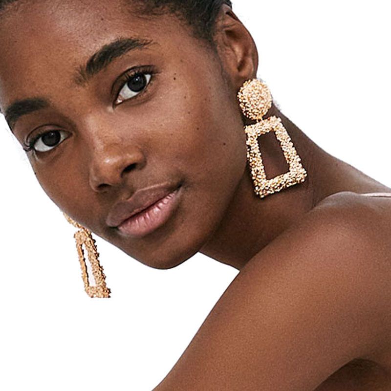 Frame Shape Bold Earring